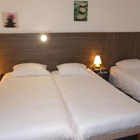 Hotel Le Cosy Blois Villebarou Exterior photo