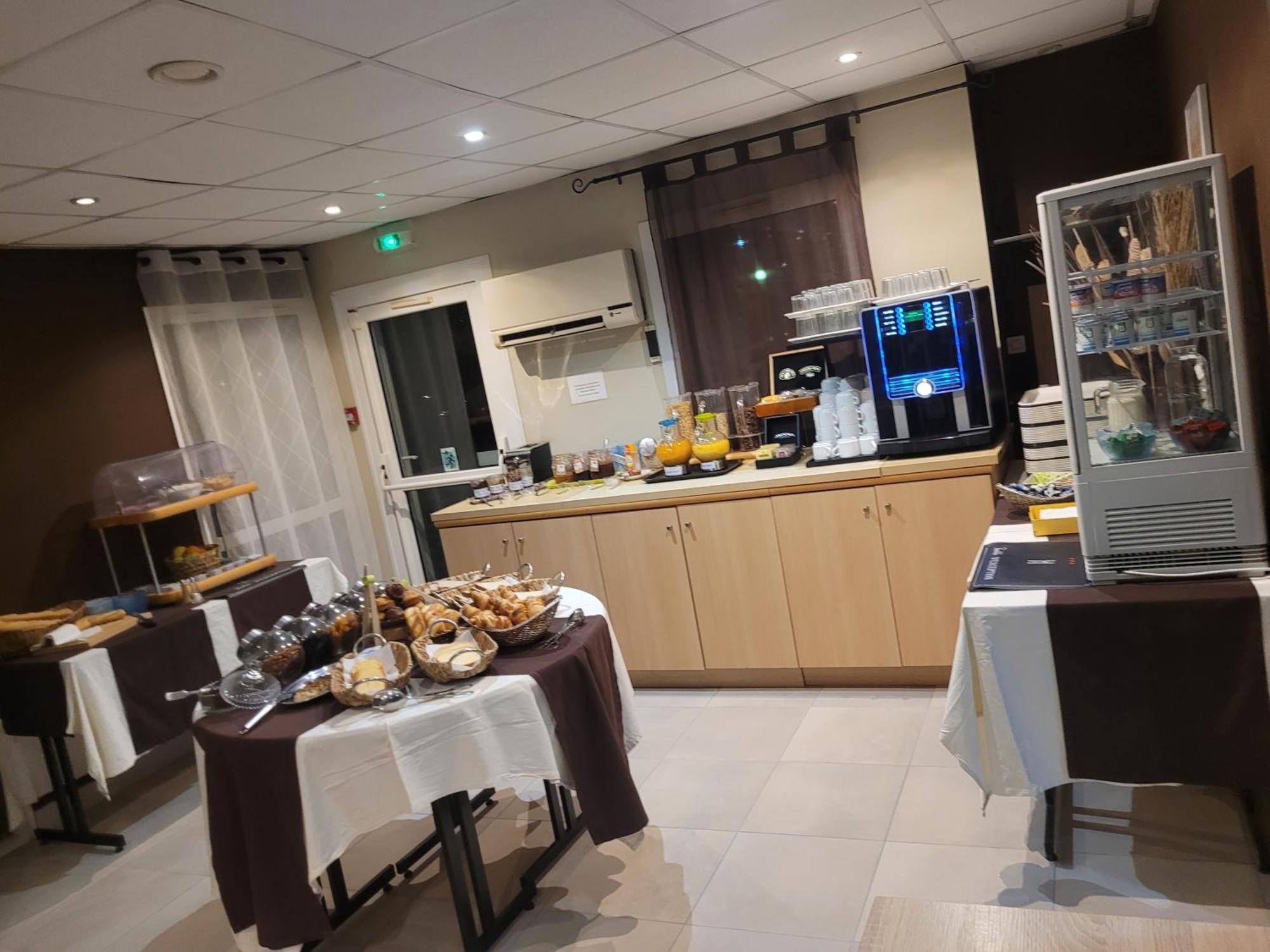 Hotel Le Cosy Blois Villebarou Exterior photo