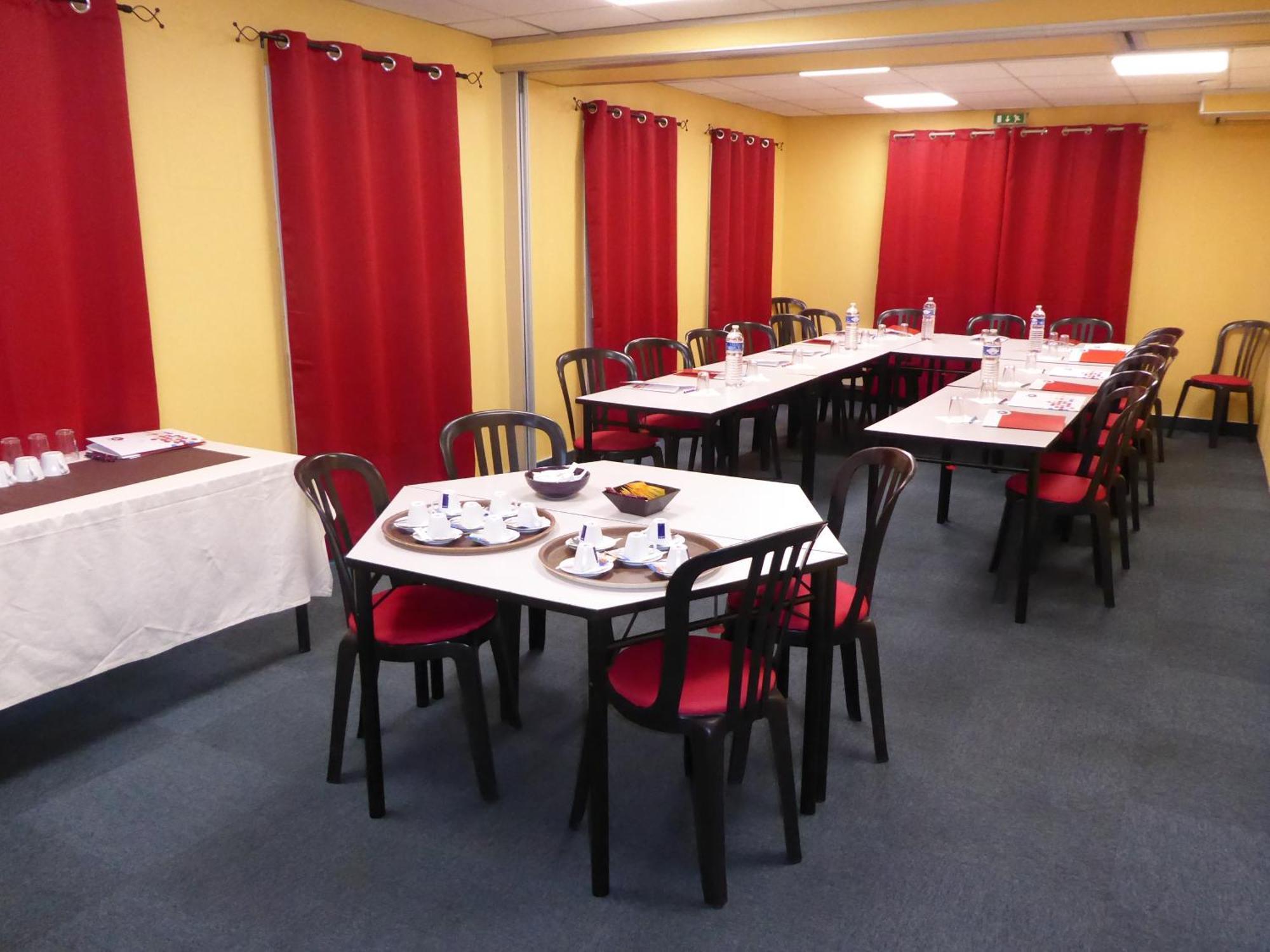 Hotel Le Cosy Blois Villebarou Exterior photo