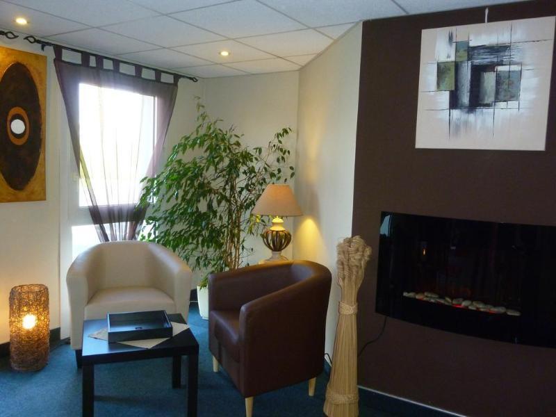 Hotel Le Cosy Blois Villebarou Exterior photo
